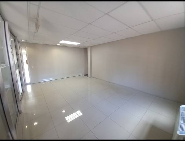 784M² OFFICE TO LET IN BRYANSTON
